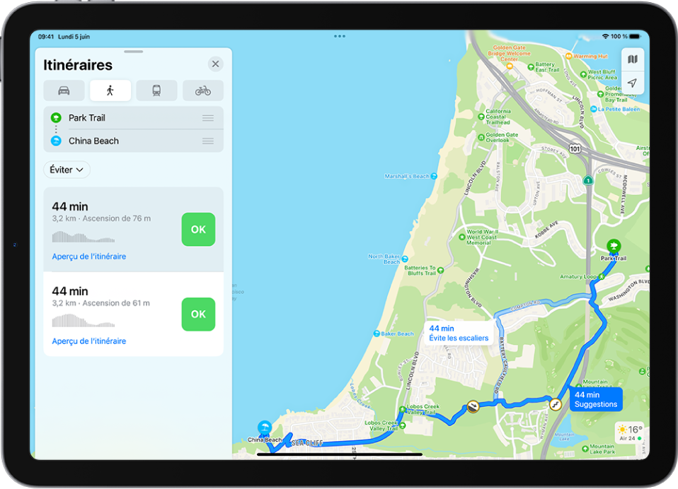 Un plan affichant deux itinéraires à pied, avec pour chacun un bouton Aller dans la fiche de l’itinéraire sur la gauche.
