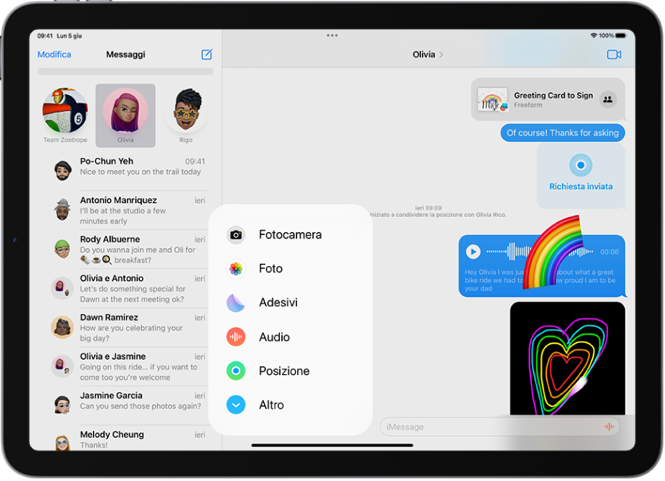 Dopo aver toccato il pulsante App in una conversazione di Messaggi, viene visualizzato un elenco di funzionalità da aggiungere al tuo messaggio.
