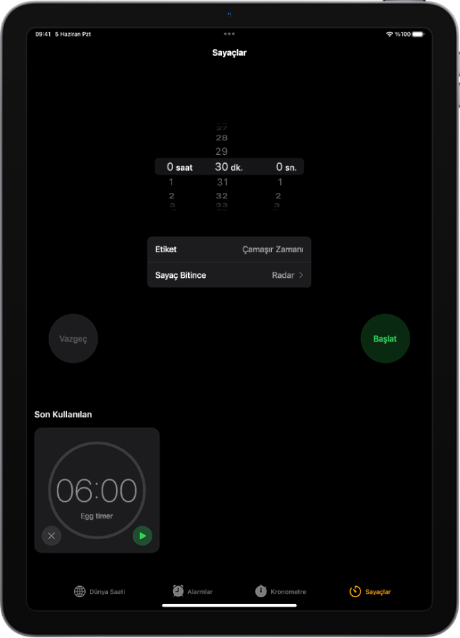 Sayaçlar sekmesi, sayaç kurma ayarlarını gösteriyor. Sayaç ayarlarının alt tarafında yakın zamanda yaratılmış bir sayaç var. Dünya Saati, Alarm, Kronometre ve Sayaçlar düğmeleri en alttadır.