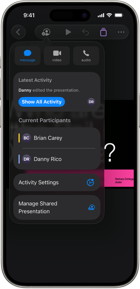 Меню совместной работы, в котором показаны имена людей, совместно работающих над презентацией.