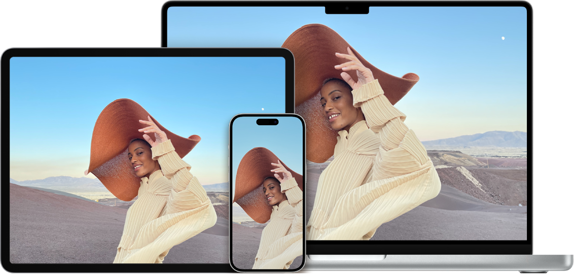 Rovnaké fotky zobrazené v iPhone, iPade a Macu.