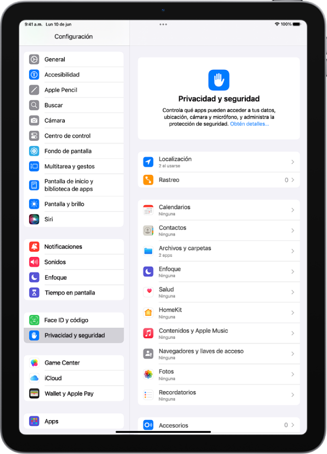 La pantalla Privacidad y seguridad, con la configuración de Localización y rastreo, y la configuración para controlar qué apps pueden tener acceso a tu información.