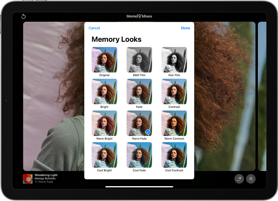 Ekraani keskel esitatakse mälestust. Ekraani allservas asuvad (vasakult paremale) nupud Memory Mixes, Photos ja Movie. Üleval paremal on nupud Volume, More ja Close. Üleval vasakul on mälestuse pealkiri ning esitatava loo nimi ja esitaja.