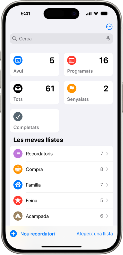Una pantalla de l’app Recordatoris amb llistes intel·ligents a la part superior i llistes normals a sota.