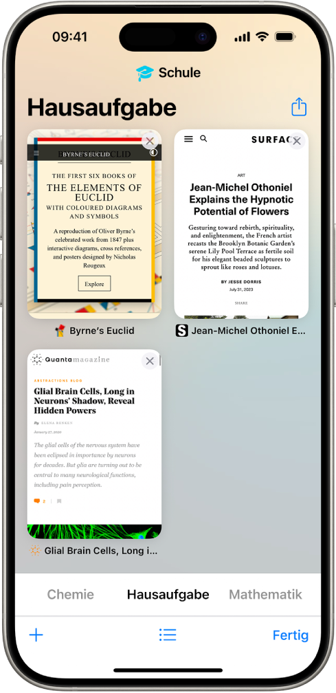 Vorschauen von drei geöffneten Tabs in einer Tabgruppe namens „Hausaufgaben“ werden auf dem Bildschirm angezeigt.