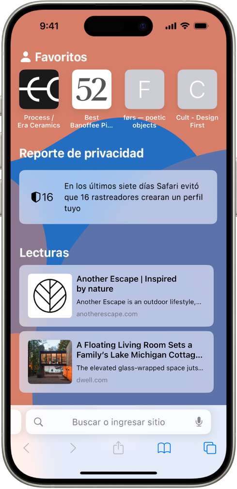La página principal en Safari mostrando los sitios web favoritos, el reporte de privacidad y los sitios web guardados en las lecturas.