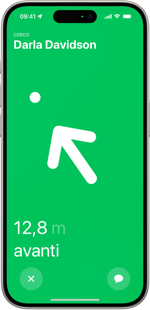 Il nome di una persona che viene cercata tramite “Posizione precisa” nell’angolo in alto a sinistra e una freccia che punta verso la sua direzione con una stima della distanza. Nella parte inferiore dello schermo sono presenti i pulsanti per chiudere “Posizione precisa” e inviare un messaggio alla persona.