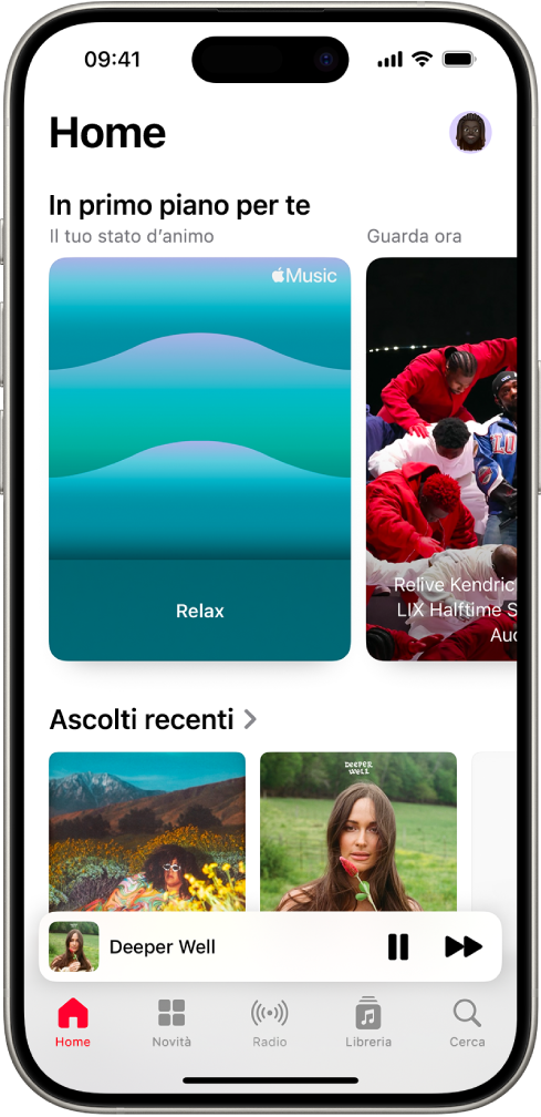 La schermata Home dell’app Musica che mostra la sezione di brani consigliati in alto. Puoi scorrere a sinistra o a destra per visualizzare più musica selezionata apposta per te. Sotto vengono mostrati i brani riprodotti di recente.