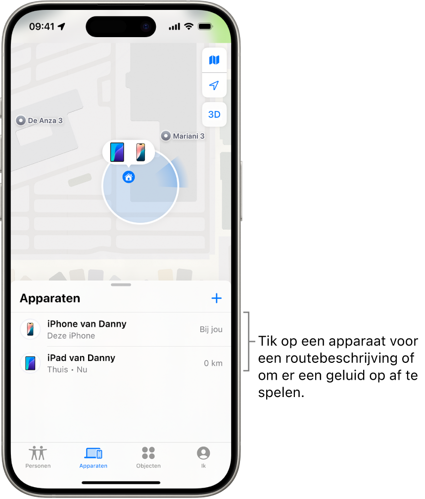 Het Zoek mijn-scherm waarin de lijst 'Apparaten' is geopend. Er staan twee apparaten in de lijst 'Apparaten': de iPhone en iPad van Dennis. Hun locaties worden op een kaart weergegeven.