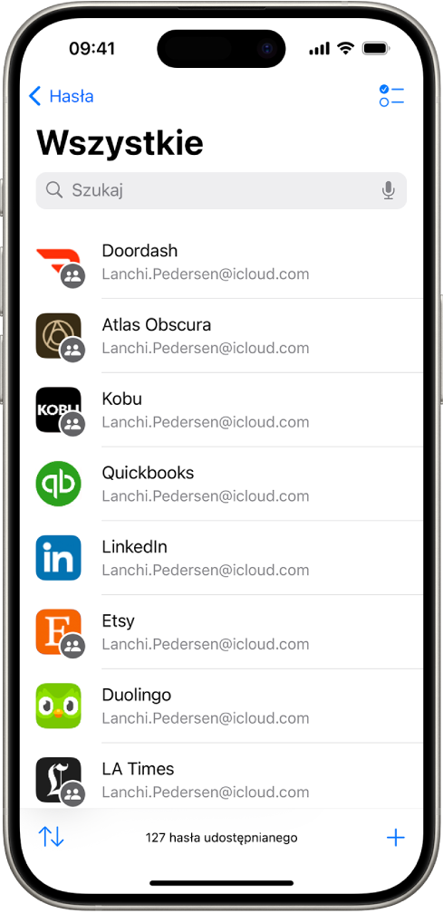 Pojawi się lista kont z hasłami zachowanymi w aplikacji Hasła.