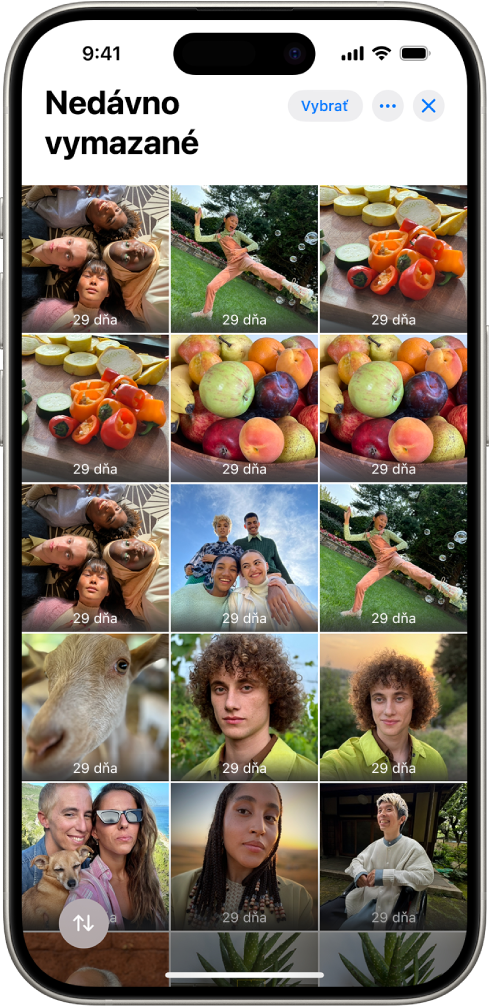 Priečinok Vymazané v apke Fotky. V mriežke na obrazovke sa zobrazujú nedávno vymazané fotky.