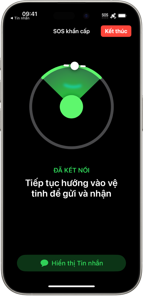 Màn hình SOS khẩn cấp, đang cho thấy rằng điện thoại được kết nối và đang hướng dẫn người dùng tiếp tục hướng vào vệ tinh. Nút Hiển thị tin nhắn nằm ở cuối màn hình.