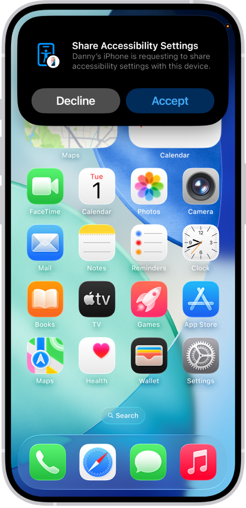 Ein iPhone zeigt eine Benachrichtigung, dass Dannys iPhone nach der Freigabe der Bedienungshilfeneinstellungen fragt.