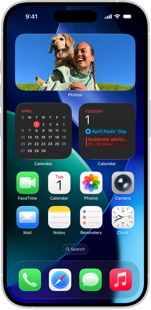 Der Home-Bildschirm des iPhone mit aktiviertem Dunkelmodus.