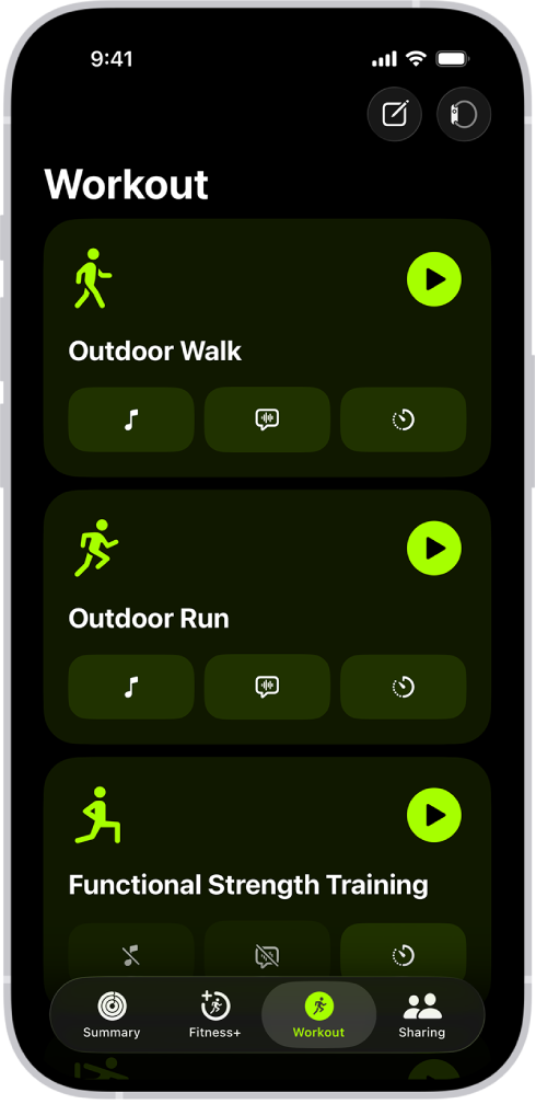 Az Edzés képernyő a Fitnesz appban, amelyen három edzéstípus látható. A képernyő tetején gombok találhatók, amelyek segítségével naplózhatja az edzését, és pulzusmérőt csatlakoztathat.