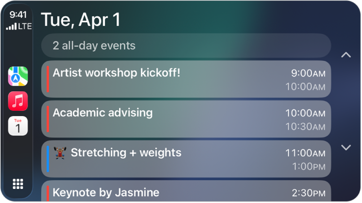 사이드바에 지도, 음악 및 캘린더 앱이 표시된 CarPlay. 오른쪽에는 6월 5일 월요일의 이벤트인 Portfolio work session, Leadership skills workshop, Presentation prep 및 Choir practice가 있음.