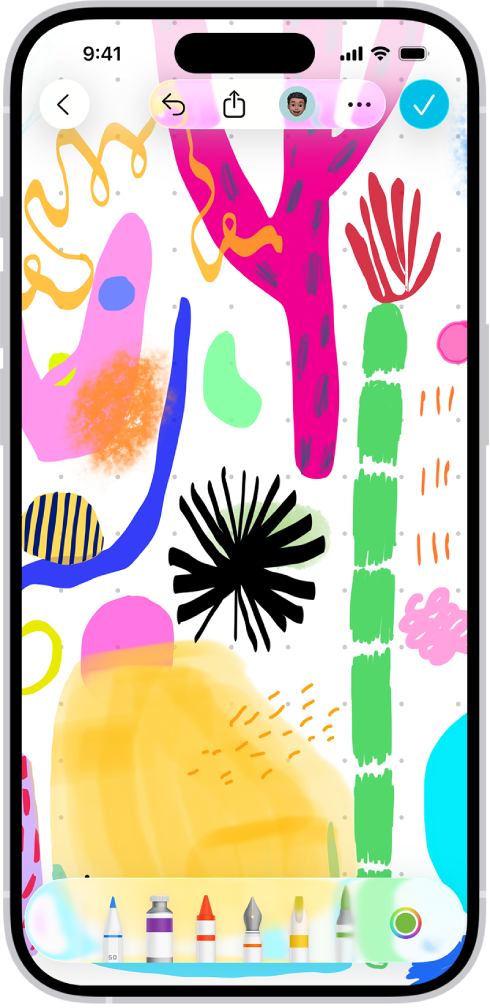 Freeform ଆପ୍ ଏବଂ ଏହାର ଡ୍ରଇଂ ଟୂଲ୍ ମେନୁ ସହିତ ଏକ iPhone ଖୋଲେ। ବୋର୍ଡ୍ରେ ହସ୍ତାକ୍ଷର ଏବଂ ଡ୍ରଇଂ ଅନ୍ତର୍ଭୁକ୍ତ।