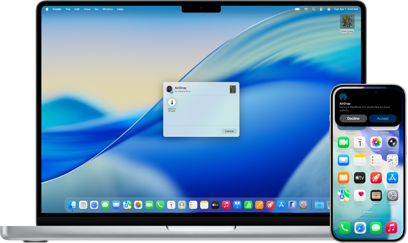 ਇੱਕ Mac ਕਿਸੇ iPhone ਦੇ ਨਾਲ ਹੈ। AirDrop ਡਾਇਲੌਗ Mac ਡੈਸਕਟੌਪ ’ਤੇ ਖੁੱਲ੍ਹਾ ਹੈ, ਜੋ iPhone ਨਾਲ ਦਸਤਾਵੇਜ਼ ਸਾਂਝਾ ਕਰਨ ਲਈ ਤਿਆਰ ਹੈ। iPhone ਦੀ ਸਕਰੀਨ ’ਤੇ ਦਸਤਾਵੇਜ਼ ਪ੍ਰਾਪਤ ਕਰਨ ਬਾਰੇ ਸੂਚਨਾ ਹੈ।