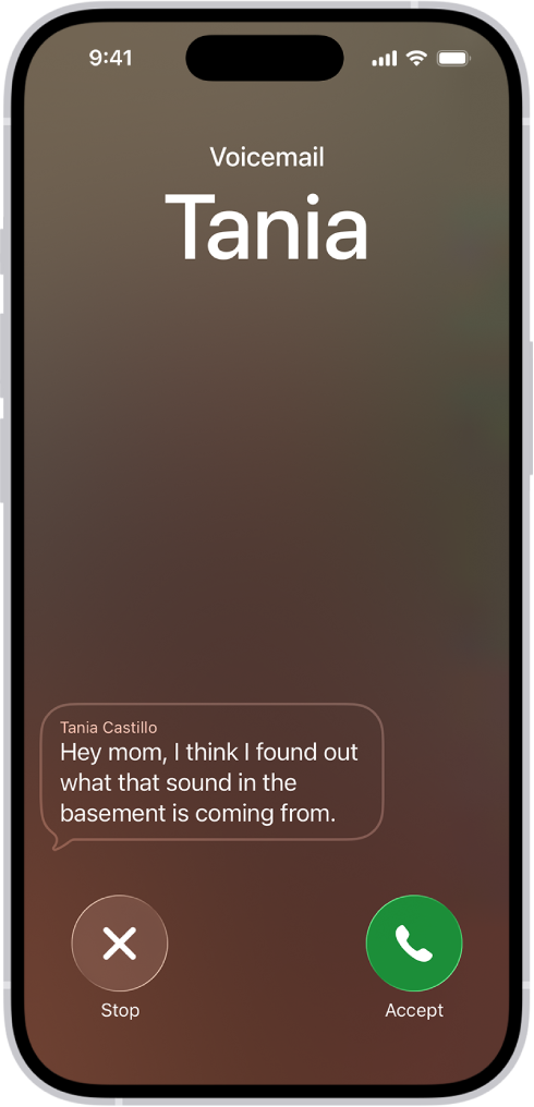 Um ecrã de chamada a mostrar um voicemail em tempo real de um contacto. Por baixo do texto transcrito estão os botões “Parar” e “Aceitar” para a chamada.