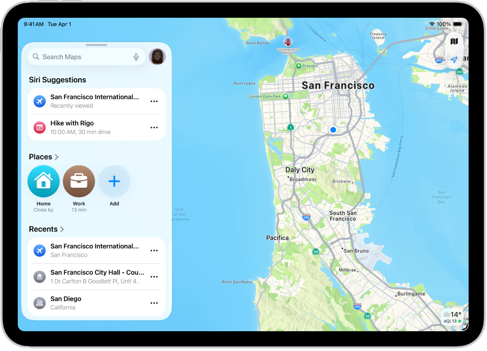 تطبيق الخرائط يعرض خريطة لمنطقة ما. يظهر حقل البحث في أعلى اليمين، وأسفله اقتراحات Siri، والأماكن المثبتة في الأماكن، وعمليات البحث الأخيرة.