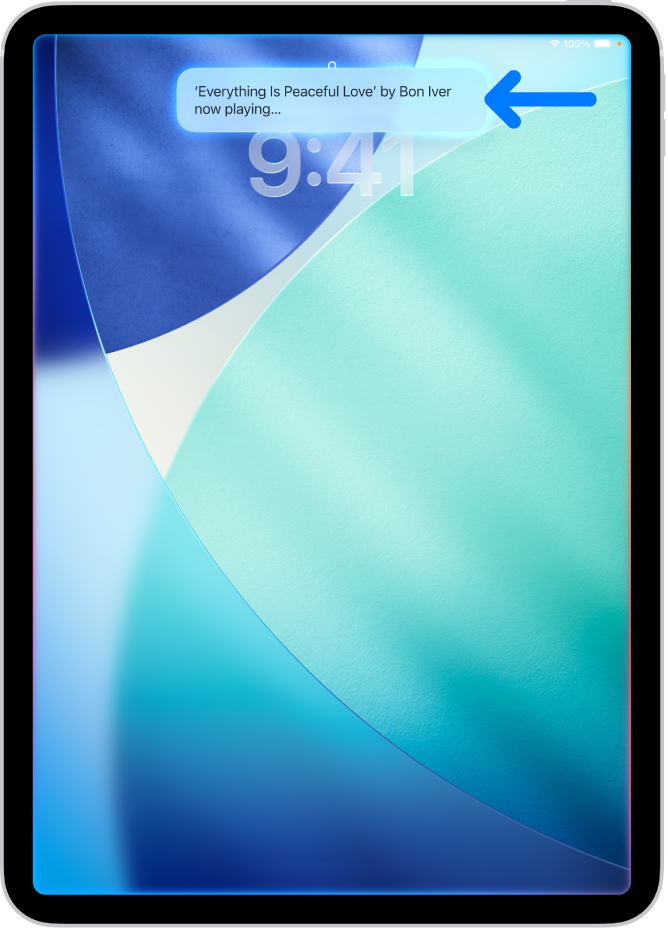 Ein iPad zeigt eine Antwort von Siri oben auf dem Bildschirm.