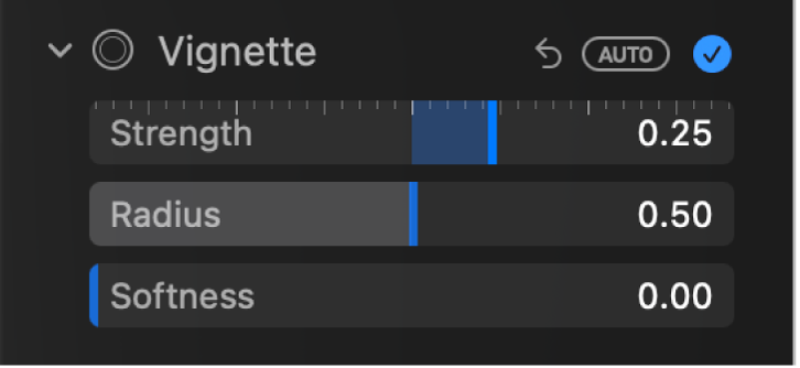 Ovládací prvky Vinětace na panelu Úpravy s jezdci Intenzita, Poloměr a Změkčení