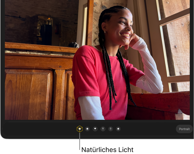 Ein Porträtfoto mit natürlicher Beleuchtung.