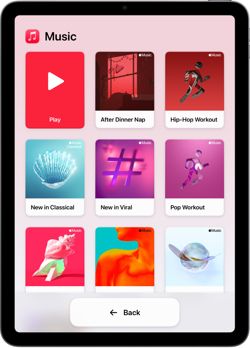 Un iPad dans Accès d’aide avec l’app Musique ouverte. Le bouton Lecture se trouve dans le coin supérieur gauche de l’écran et le bouton Retour est en bas. Une grande grille de playlists occupe le reste de l’écran.