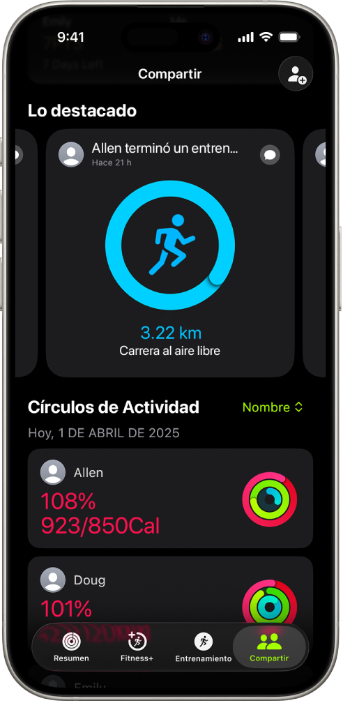 Pantalla de un iPhone mostrando los datos de actividad compartidos con dos personas.