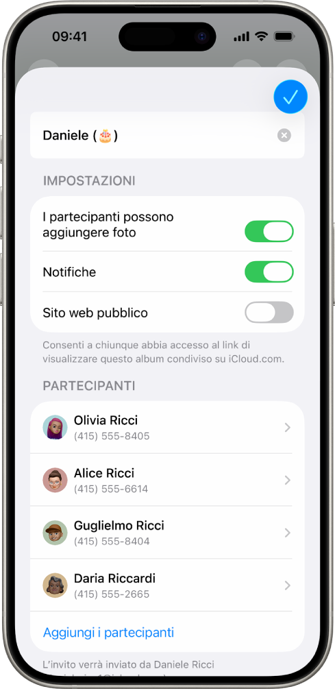 Una schermata di iPhone che mostra un album fotografico e le persone con cui è condiviso.