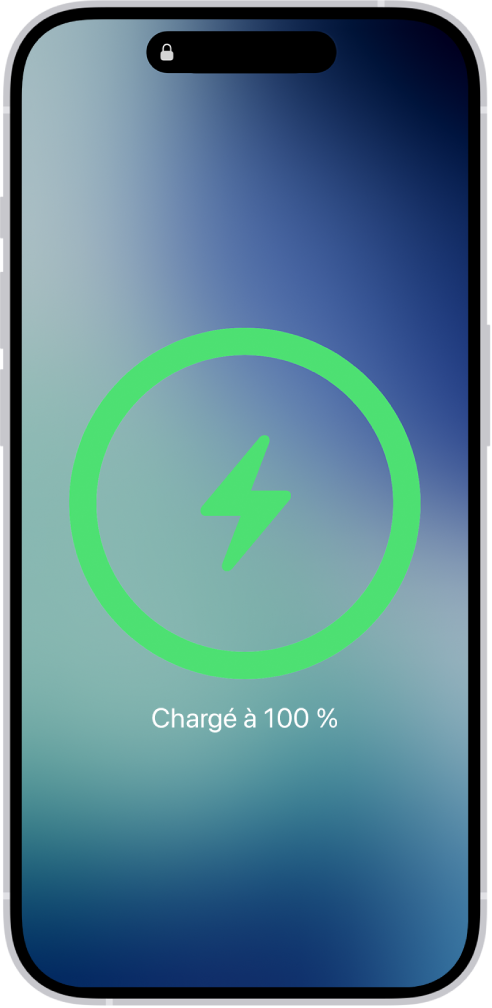L’écran d’un iPhone affichant la batterie chargée à 100 %.