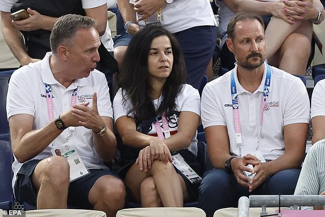 It comes after he cheered on Norway in the Beach Volleyball semi-finals last night