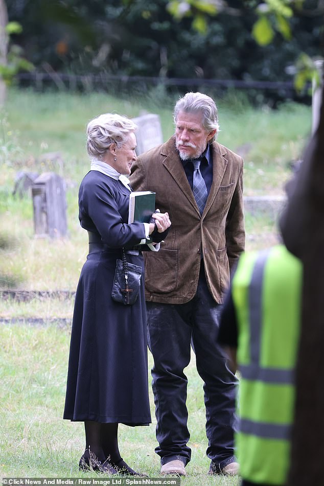 Glenn Close was also on set with Thomas Haden Church as the pair got into role