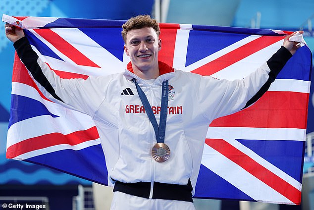 Noah Williams produced a remarkable comeback to claim bronze in the men's 10m platform