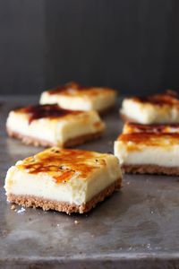 Creme brulee cheesecake bars