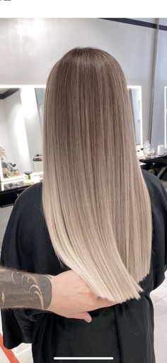 Ask Blonde Balayage, Cool Toned Blonde Hair Balayage Dark Brown, Cool Tone Blonde Hair Balayage, Ash Blonde Hair Ombre, Balayage Hair Brunette Blonde, Straight Light Blonde Hair, Cool Toned Blonde Hair With Shadow Root, Dark To Light Hair Balayage, Root Stretch Blonde