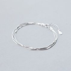 Product Description * Item: Description: Descriptions:   Condition: 100% Brand New   Base metal: s925 sterling silver GUARNATEE   Bracelet length: 7.5 inch including extender chain; can adjust to 6.3-7.5 inches 16.5-19 cm   Chain thickness: 1mm    Please note: 1.Please allow a little error due to manual measurement. 2.The color may be a little different because of the light, screen reflection, etc. 3.If you are not sure which size to choose, please tell us your height and weight, we will recomme Layered Silver Bracelets, Layer Bracelets, Silver Bracelet Designs, Bracelets Design, Silver Bracelets For Women, Fine Silver Jewelry, Silver Jewelry Design, Silver Jewellery Sets, Silver Jewelry Fashion