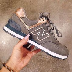 Pinterest Shoes Newbalance, Shoe Image, Adidas Shoes Women, Sport Shoes Women, Make Up Look, New Balance Sneakers, Balance Shoes, Nike Shoes Women, Trendy Sneakers