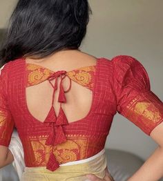 Latest Border Blouse Design, Blouse Simple Neck Design, Dori For Blouses, Simple Traditional Blouse Design, Mekhela Chador Blouse Designs, Simple Back Neck Blouse Designs, Blouse Design For Cotton Saree, Blouse Design Latest Back, Brocade Blouse Designs Latest