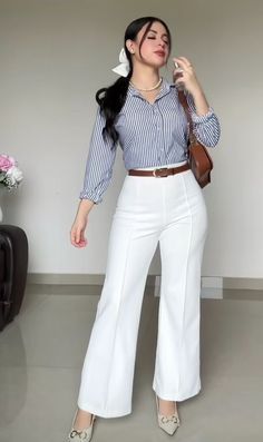 Cute Business Outfits Summer, Spring Work Outfits Office Chic Classy, Classic Professional Outfits For Women, Korean Petite Fashion Outfit, Hotel Manager Outfit Women, Over 30 Fashion Women, 27 Year Old Fashion Outfits, Outfit Maestra, Future Ceo