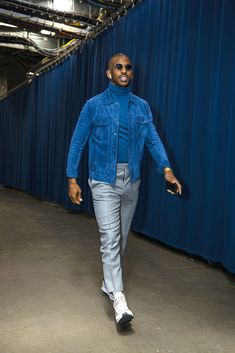 Black Men Fashion Urban, Blue Suit Jacket, Nba Outfit, Men Street Fashion, Nba Fashion, Black Men Fashion Casual, Black Men Fashion Swag, Chris Paul, Best Dressed Man