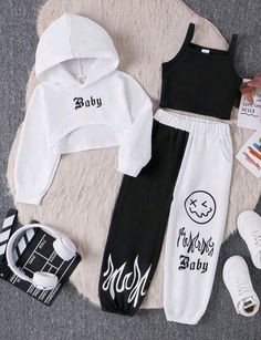 Trend Clothes 2024, Crop Hoodie Outfit, Cropped Hoodie Outfit, Hoddies Outfits, Crop Top And Sweatpants, Winter Outfits Dressy, Shein Outfits, Hoodie Set