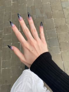 ً on Twitter: "everyone stop what ur doing and look at my nails… " Vampy Nails, Vampire Nails, Goth Nails, Edgy Nails, Acylic Nails, Oval Nails, Fire Nails