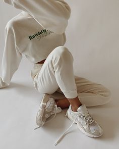 Comfortable Loungewear | MODEDAMOUR Minimal Stil, Adidas Yung, Look Office, Comfortable Loungewear, Shorts Adidas, Clothing Photography, Cute Comfy Outfits, Sweat Shorts, 가을 패션