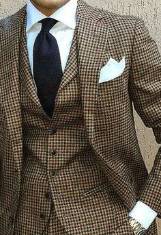 If in doubt, wear Tweed. Houndstooth Suit Mens, Houndstooth Suit, Camouflage Suit, Mode Costume, Tailored Suit, Men's Suit