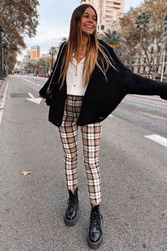 Doc Martens Outfit, Looks Street Style, Outfit Trends