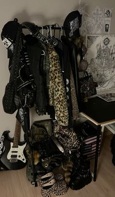 School Outfits, Mtv Cribs, Cute Bedroom Decor, Pretty Room, Aesthetic Look, Dream Room Inspiration, Room Makeover Inspiration, Gothic Outfits, Types Of Fashion Styles