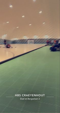 an indoor basketball court is shown with the words hbs crayenhout