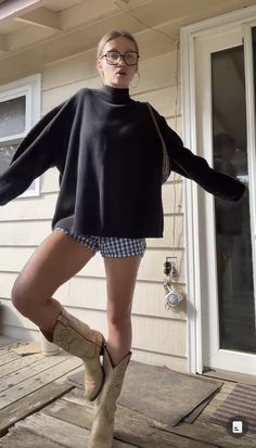 @gabipoopface on tiktok Gabi Outfits, Western Aesthetic Outfits, Tomboyish Outfits, Summer Fashion For Teens, Fashion Aesthetics, Outfit Inspo Fall, Feminine Outfit, Really Cute Outfits, Comfortable Outfits