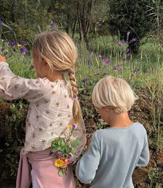 Countryside Dress, Blonde Kids, Farm Lifestyle, Country Kids, Dress Aesthetic, Spring Aesthetic, Dad Life, Happy Summer, Artistic Photography